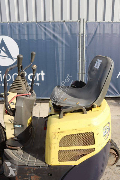 Pelle Yanmar ViO10-2A