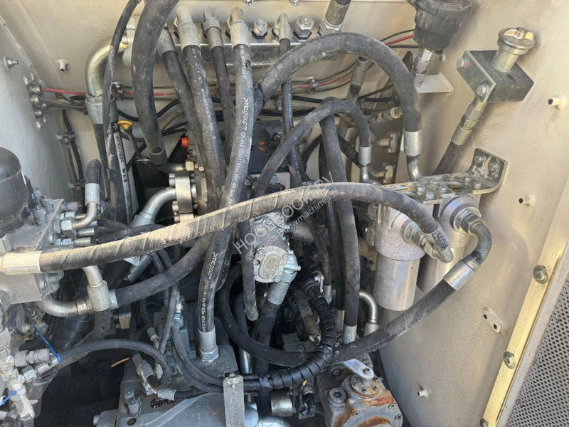 Escavadora Liebherr B