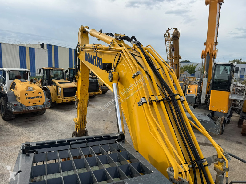 Escavadora Komatsu PC210 LC11