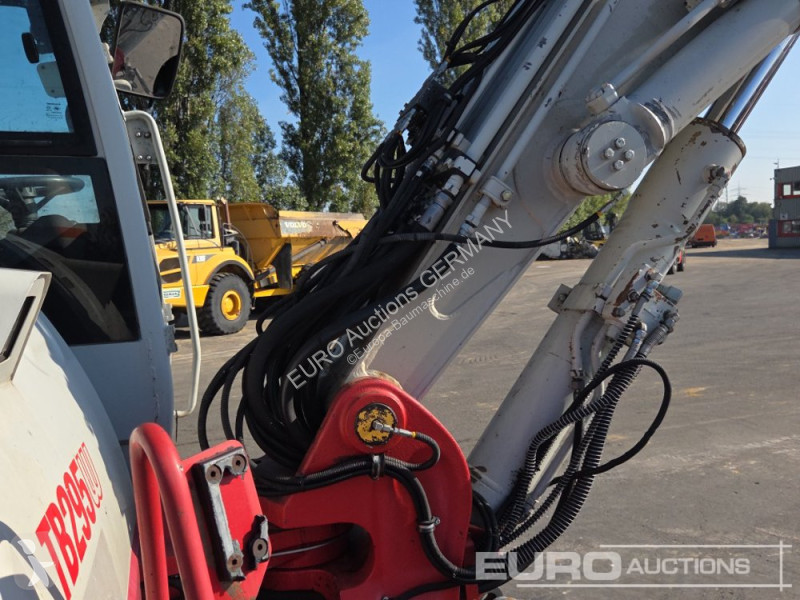 Pelle Takeuchi TB295W