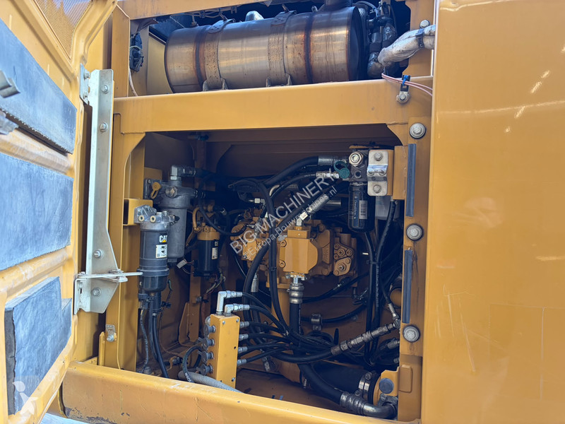 Багер Caterpillar 320FL