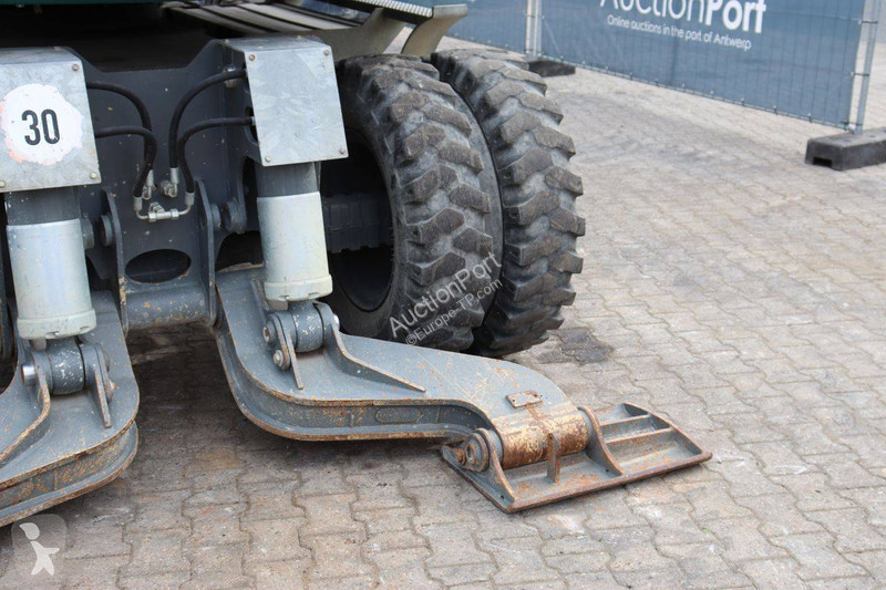 Pelle Liebherr Compact