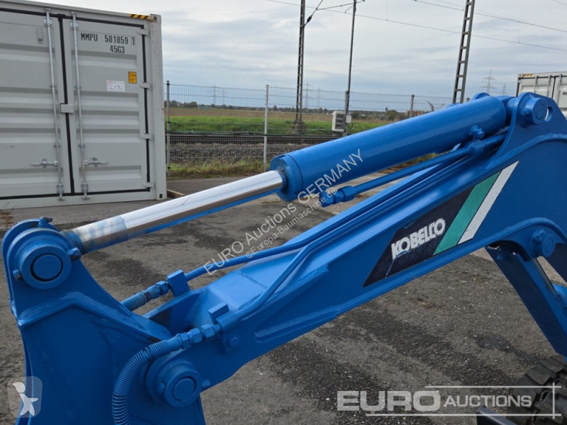 جرافة Kobelco SK014