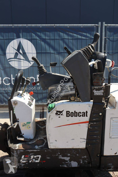 Багер Bobcat