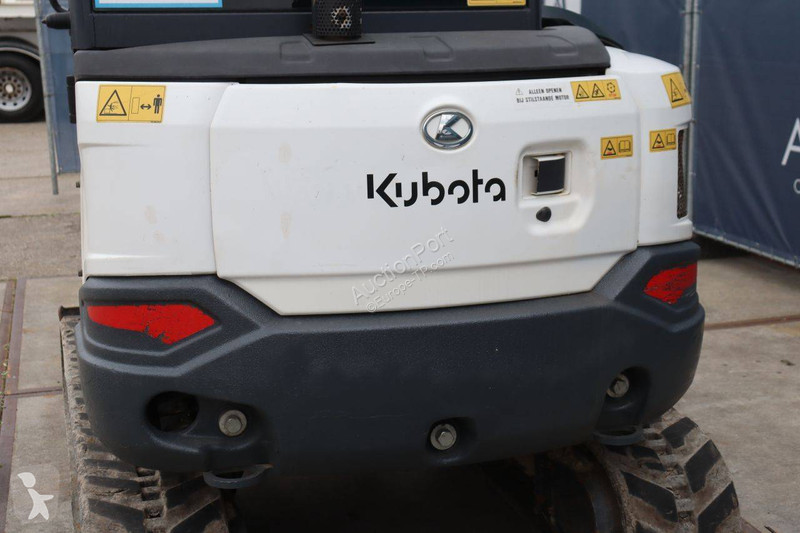 جرافة Kubota