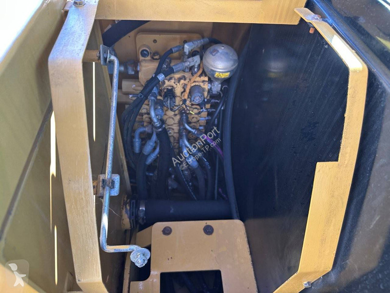 Escavadora Caterpillar