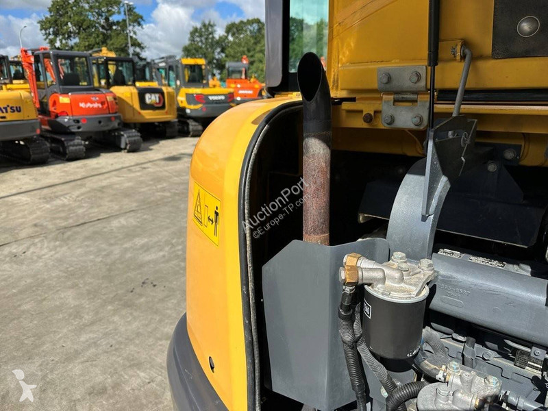 Escavadora Komatsu 7