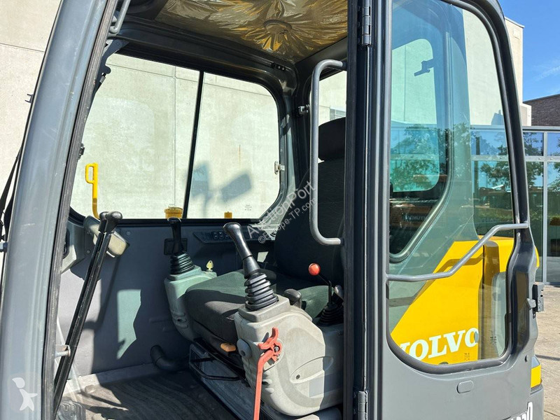 Escavadora Volvo D