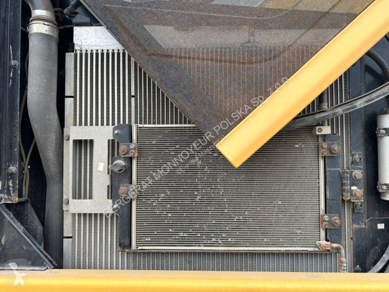 Excavator Caterpillar MH3022