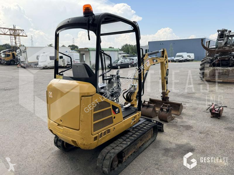 Escavadora Caterpillar