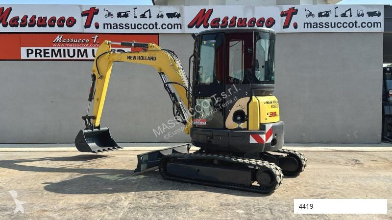 Escavatore New Holland E39B