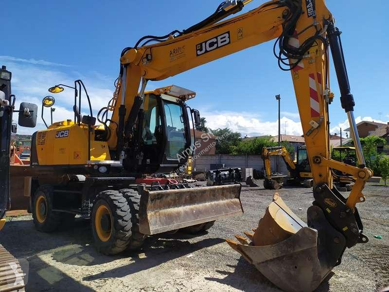 Excavator JCB