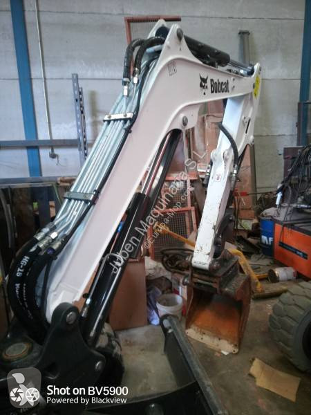Lopatový nakládač Bobcat E 27