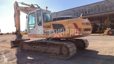 Liebherr R906 LC Litronic with two buckets