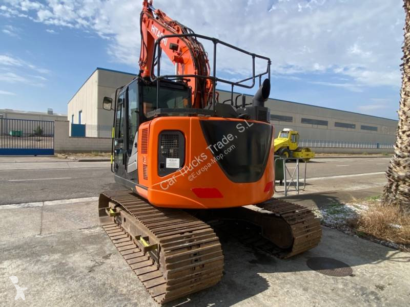 Excavadora Hitachi ZX135US-6