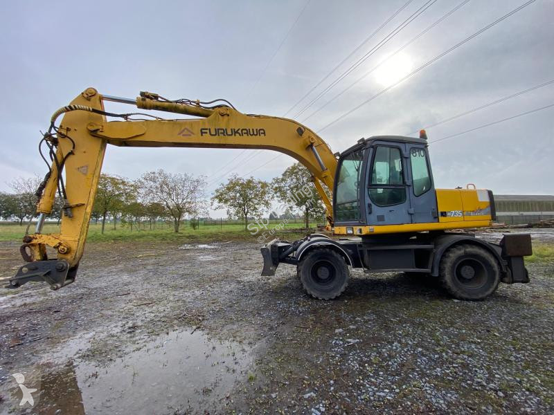 جرافة Furukawa W 735