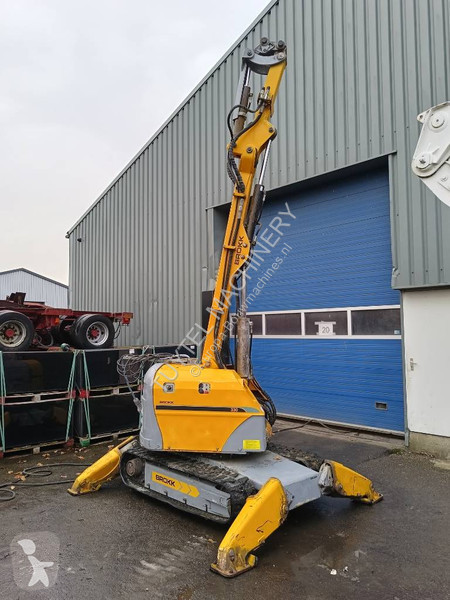 Skovl Brokk 330 remote demolition robot sloop...