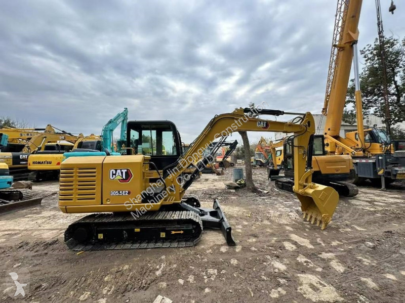 Lopatový nakládač Caterpillar 305.5E