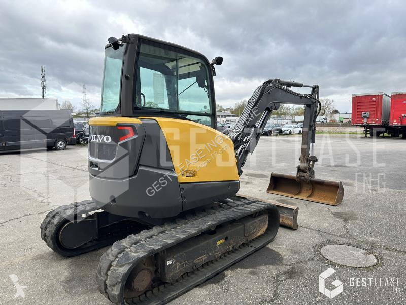 Lopatový nakládač Volvo ECR50D