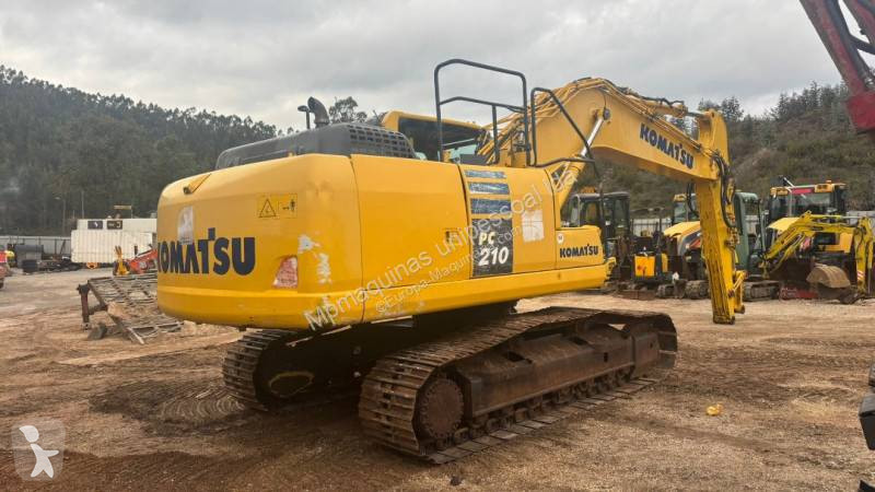 Escavadora Komatsu PC210-10