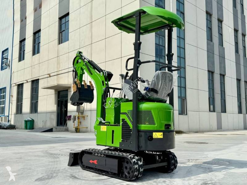 Lopatový nakládač CLC T 1100