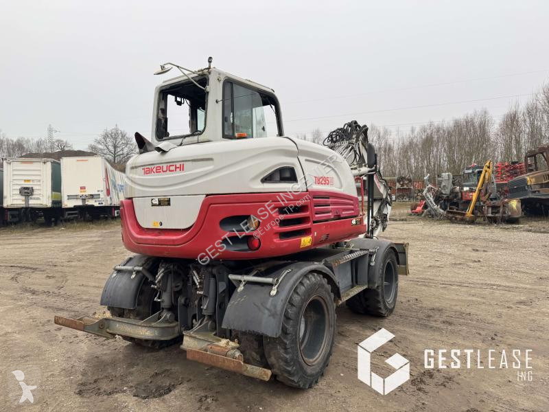 Escavadora Takeuchi TB295W