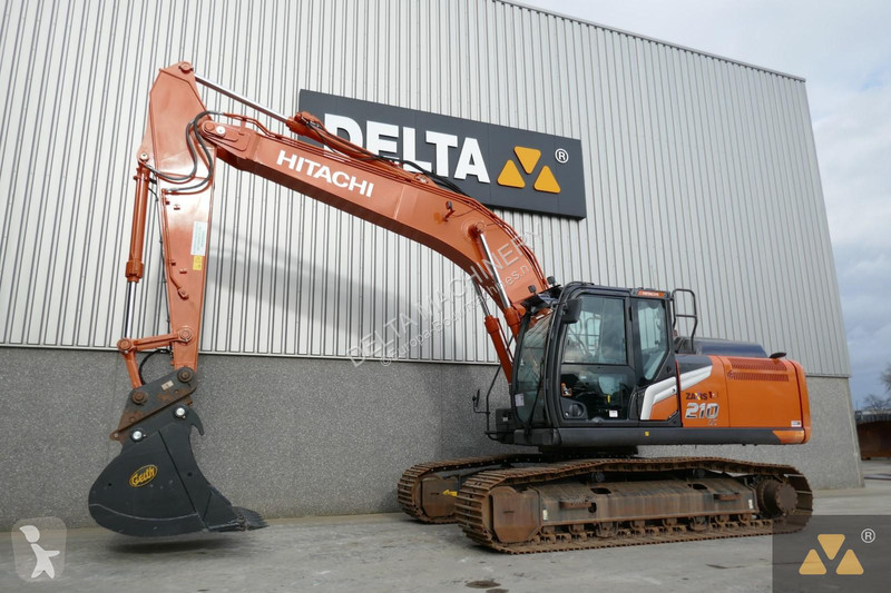 Escavadora Hitachi -7