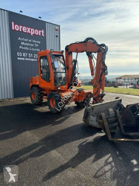 Excavator Mecalac