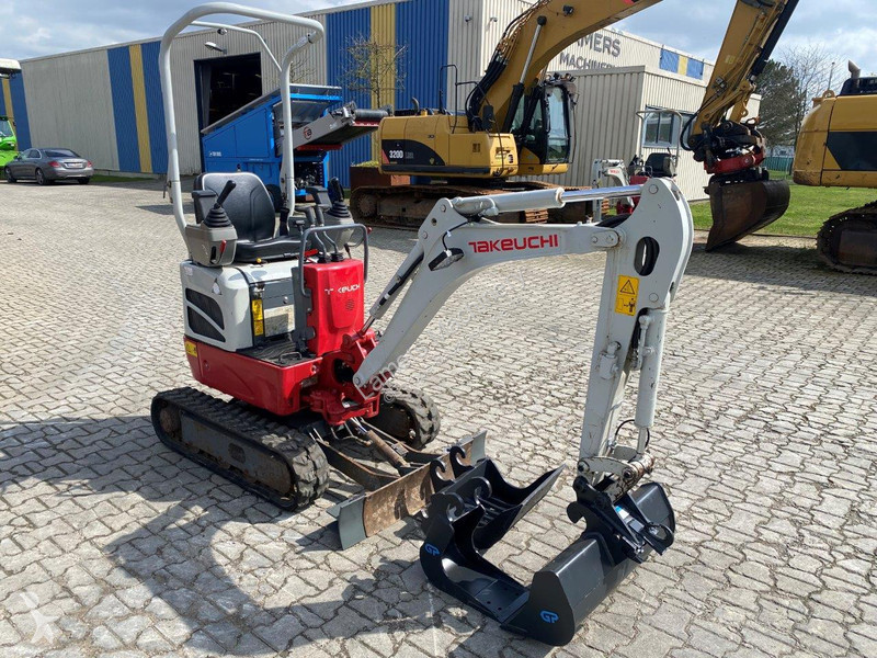 Escavadora Takeuchi TB210R NVT