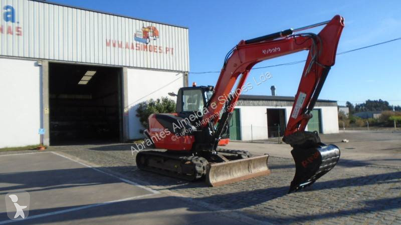 Escavadora Kubota KX080-4