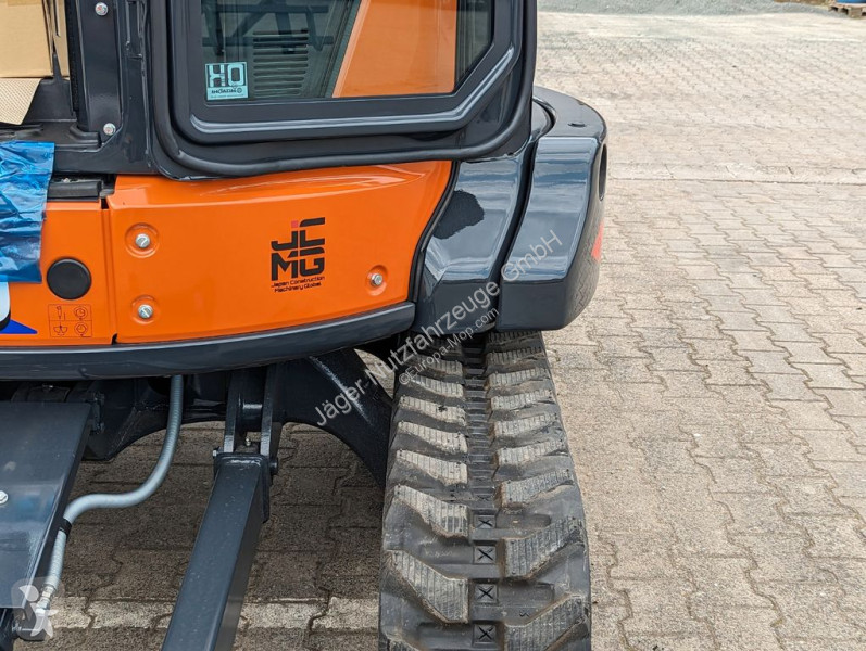 Escavadora Hitachi ZX38 -- Netto:...