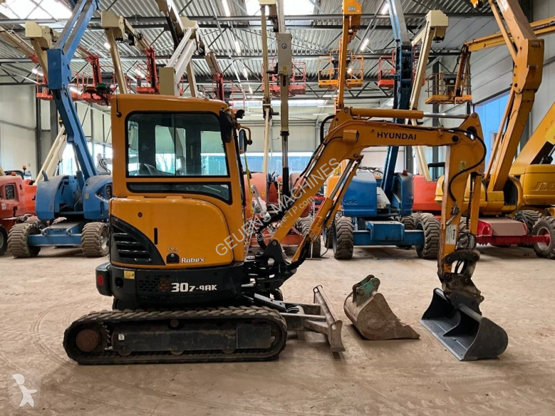 Escavadora Hyundai 30 Z-9