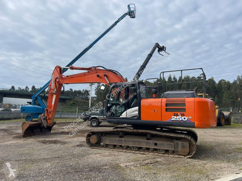 Escavadora Hitachi LC-6