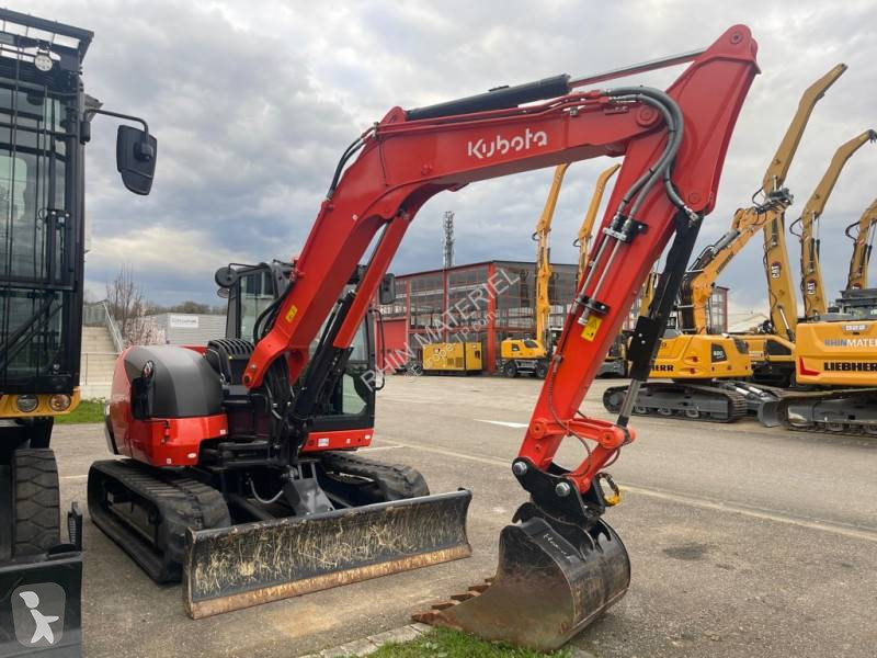 جرافة Kubota KX085-5