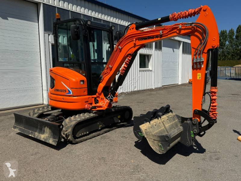 Escavadora Lonking CDM6025