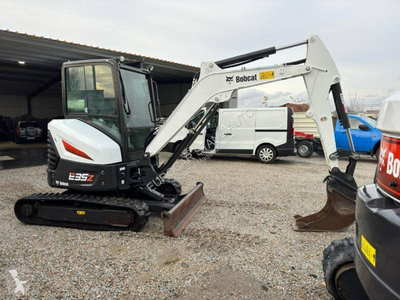 Escavadora Bobcat Z