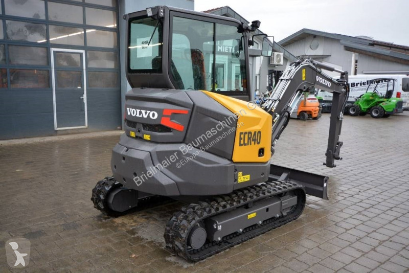 Lopatový nakládač Volvo ECR 40 F