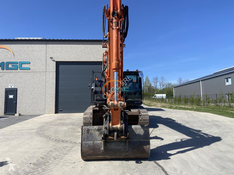 Escavadora Hitachi -5B