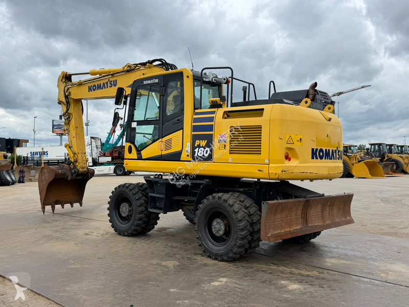 Excavator Komatsu -11