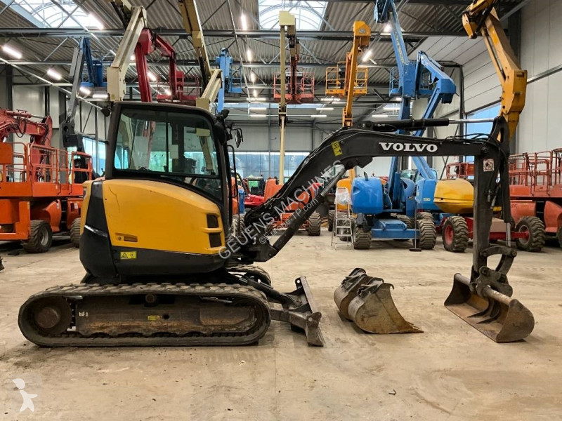 Lopatový nakládač Volvo ECR D