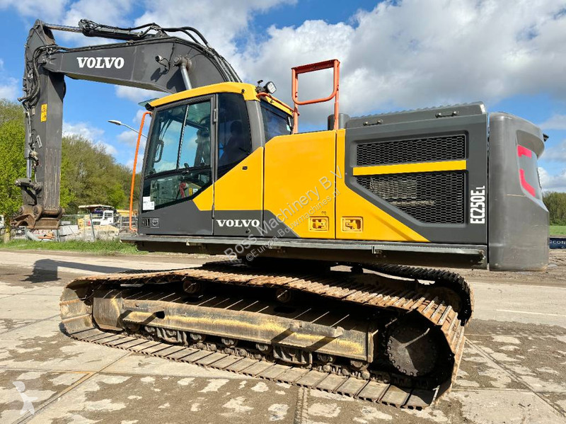 Graafmachine Volvo EC250EL - Hamer Lines /...