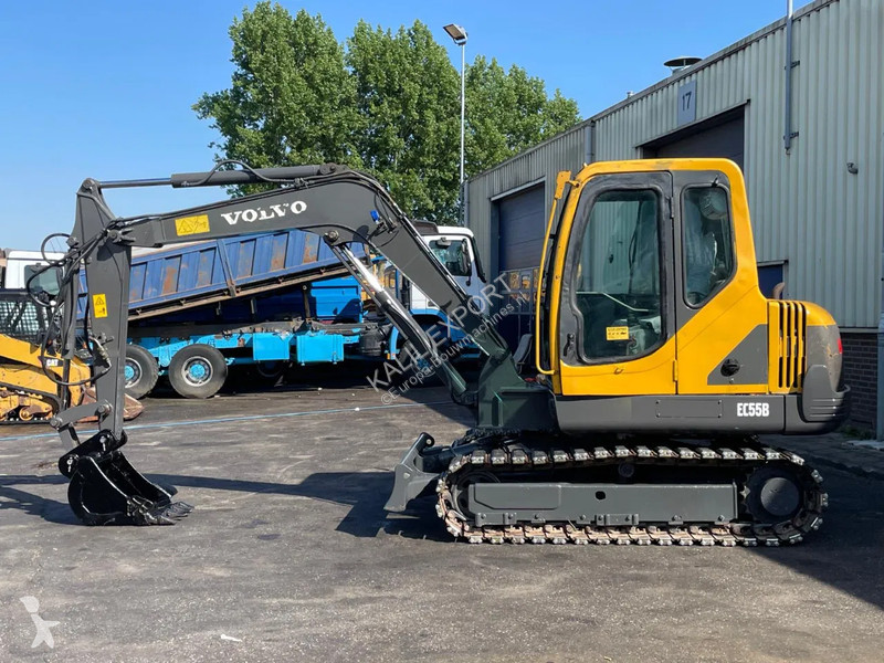 Graafmachine Volvo EC55 Track Excavator Working...