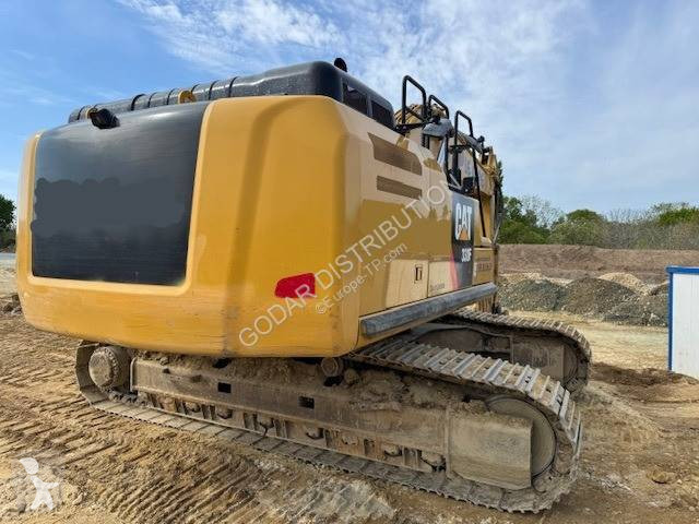 Lopatový nakládač Caterpillar 330F
