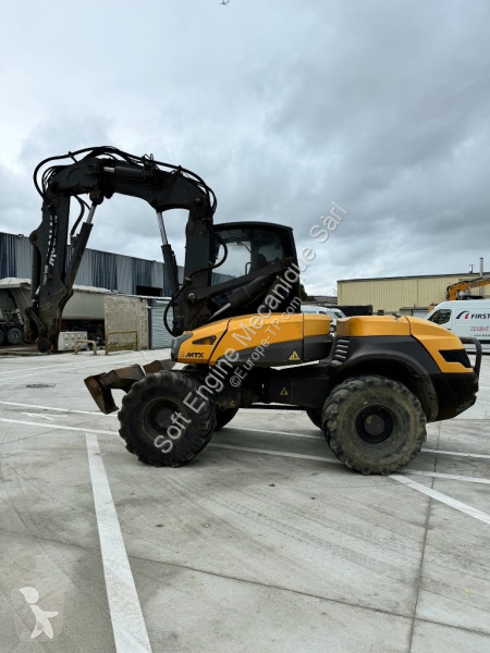 Excavator Mecalac