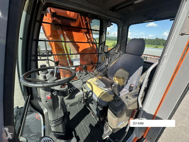 Lopatový nakládač Hitachi