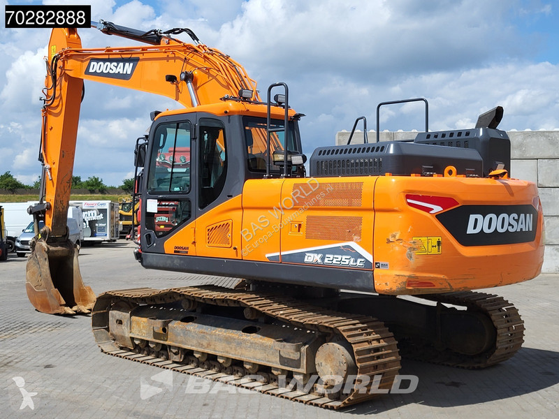 Escavadora Doosan -7 4 BUCKETS