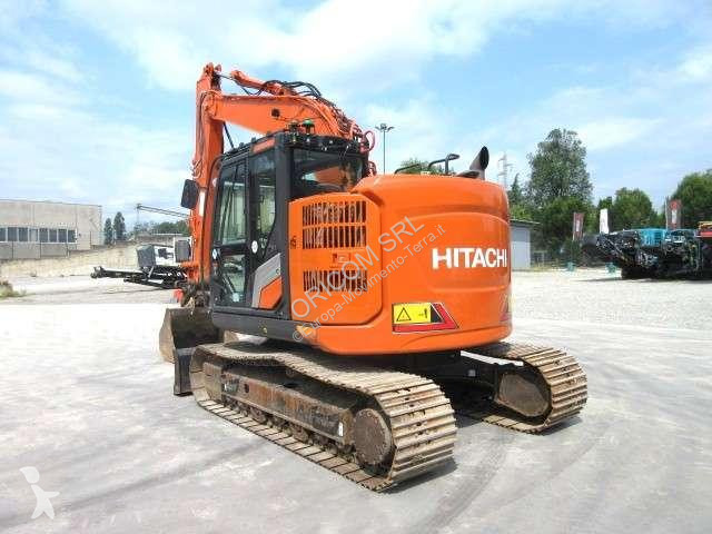 Excavadora Hitachi ZX135 US-7