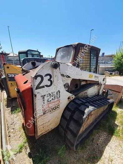 Shovel Bobcat