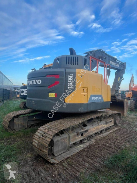 Excavadora Volvo ECR 235 E