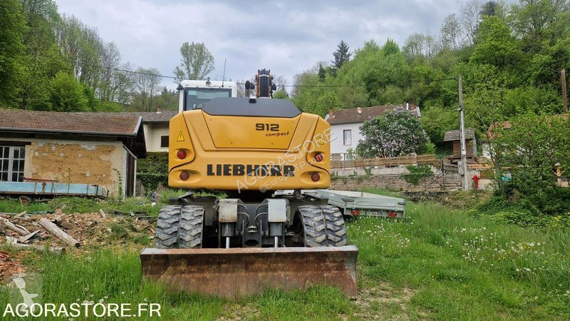 Excavator Liebherr A 912 COMPACT